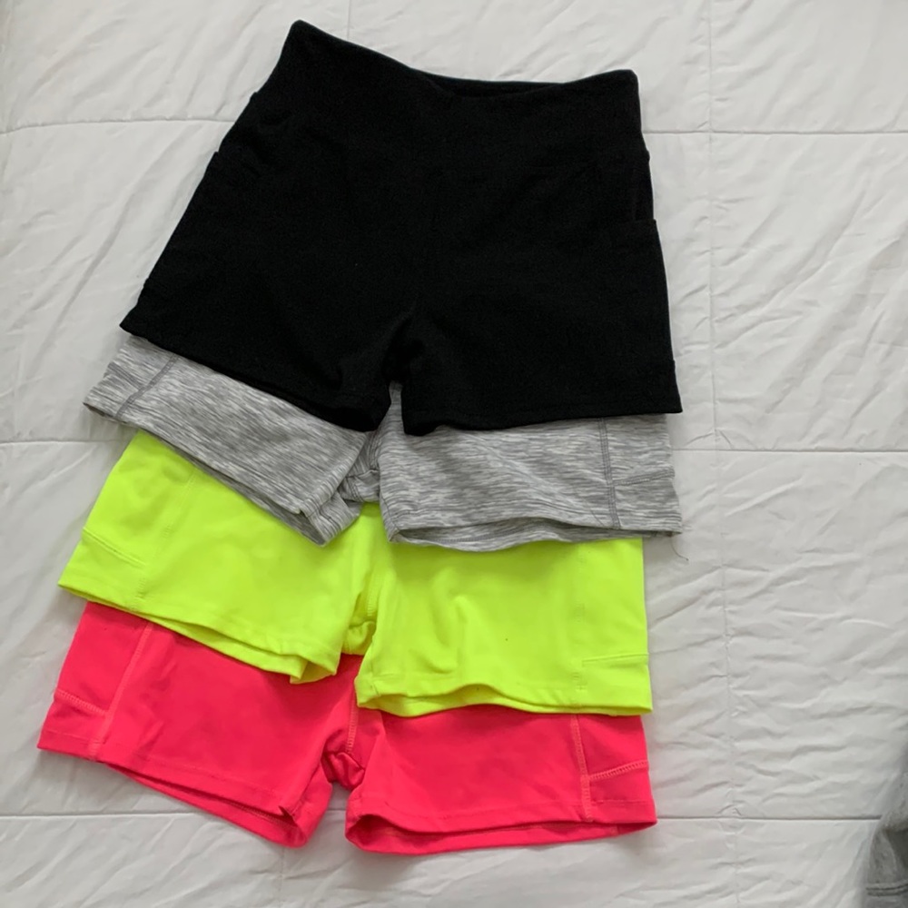 Four biker shorts -Amazon